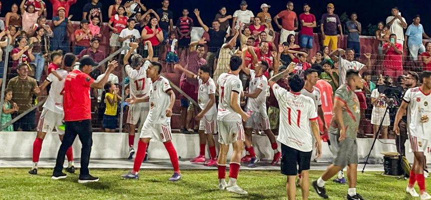 A final da Copa da Floresta 2025 está oficialmente definida: São Sebastião do Uatumã e Fonte Boa vão brigar pela taça da maior competição amadora da Região Norte. O confronto decisivo acontece no próximo sábado (25), na Arena Barretão, em solo uatumaense, com horário ainda a ser confirmado.